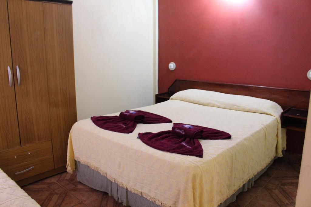 Residencial Noelia Hostel Puerto Iguazú Eksteriør billede