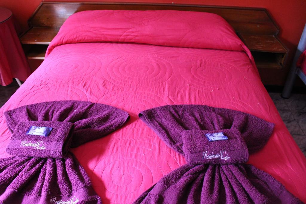 Residencial Noelia Hostel Puerto Iguazú Eksteriør billede