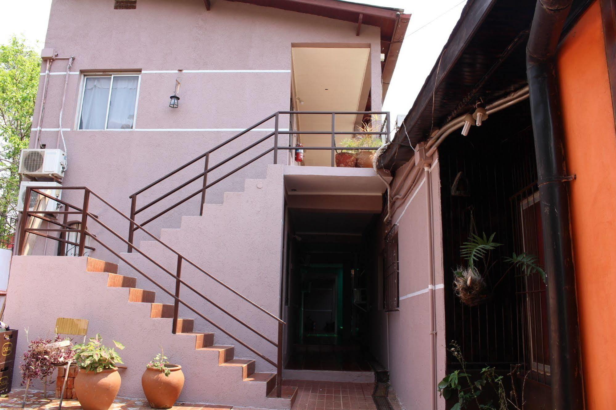 Residencial Noelia Hostel Puerto Iguazú Eksteriør billede