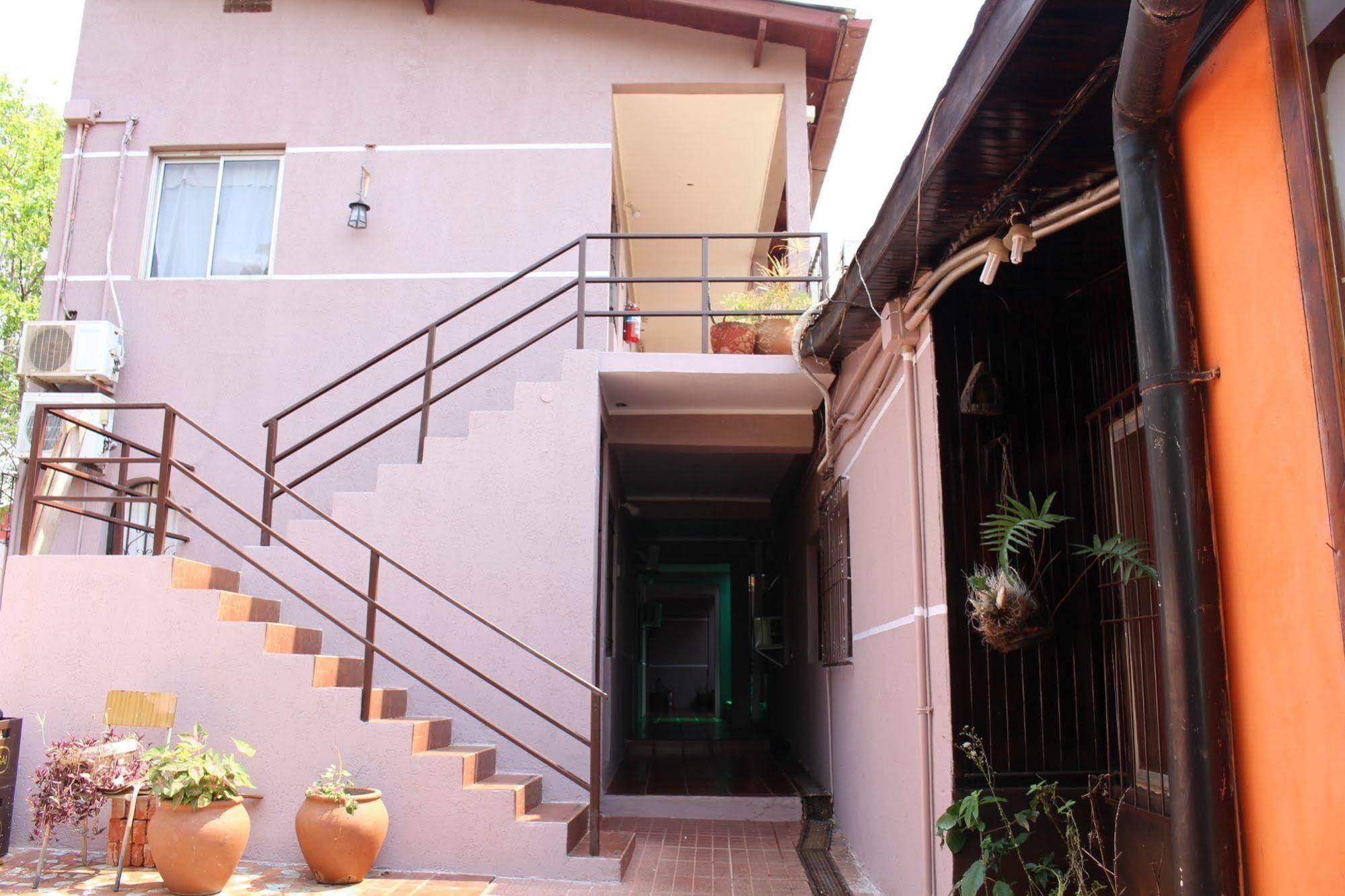 Residencial Noelia Hostel Puerto Iguazú Eksteriør billede