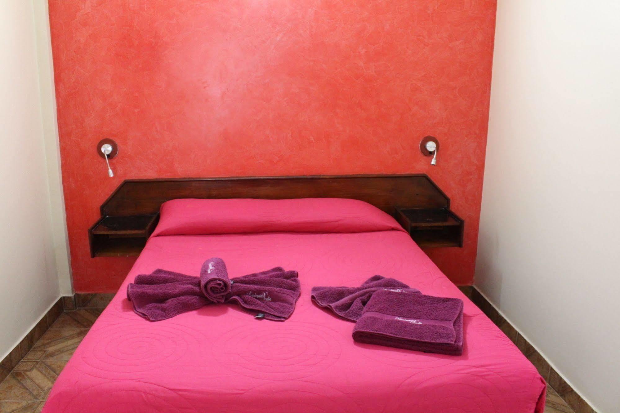 Residencial Noelia Hostel Puerto Iguazú Eksteriør billede