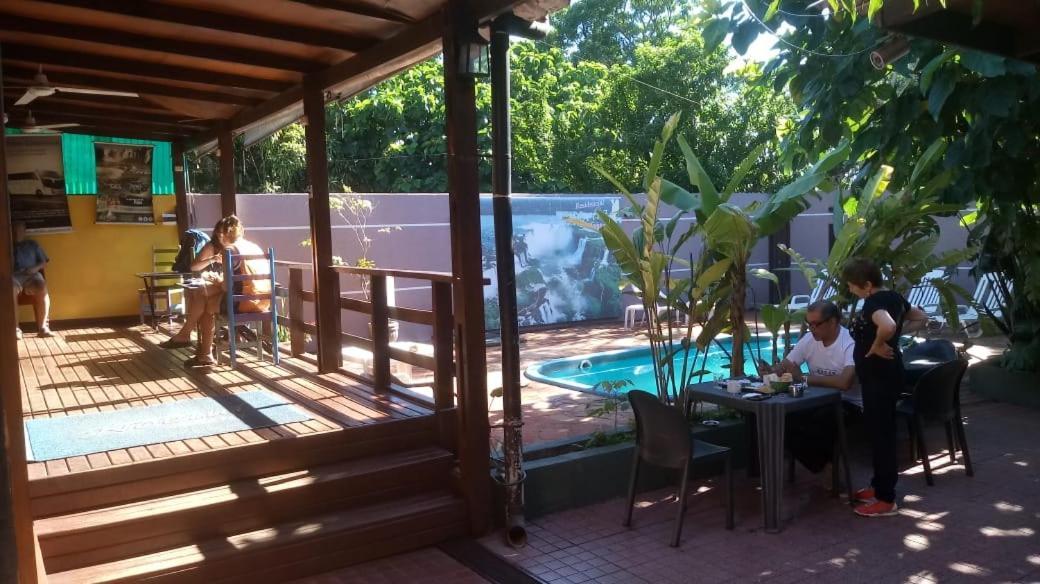 Residencial Noelia Hostel Puerto Iguazú Eksteriør billede