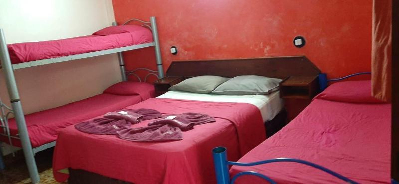 Residencial Noelia Hostel Puerto Iguazú Eksteriør billede